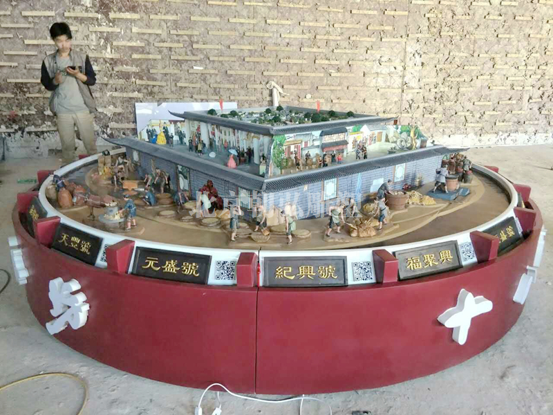 不銹鋼雕塑和玻璃鋼雕塑那種材質(zhì)更耐腐蝕