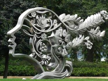 不銹鋼雕塑生產(chǎn)加工的三個優(yōu)質特性